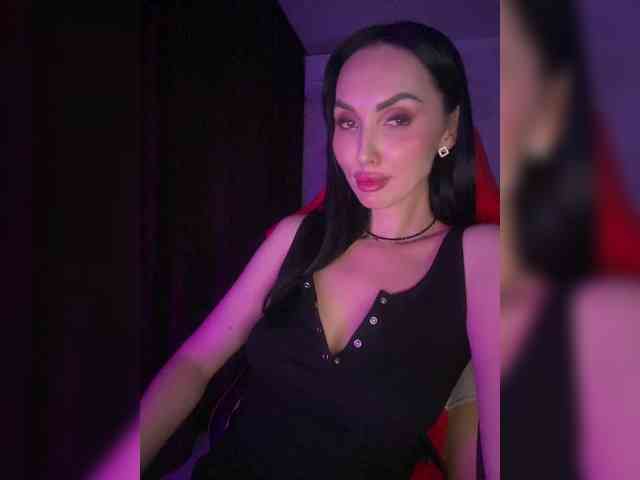 AnnaBlackFlame webcam