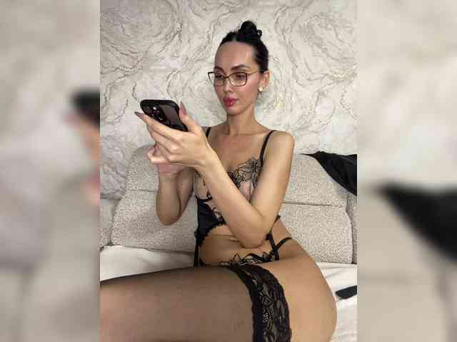 AnnaBlackFlame webcam