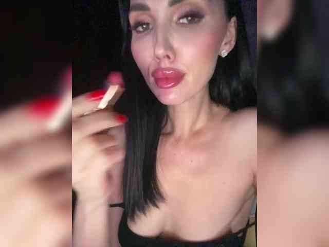 AnnaBlackFlame webcam