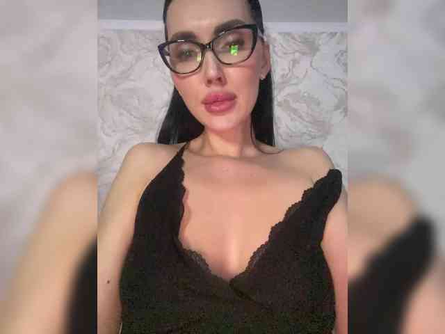 AnnaBlackFlame webcam