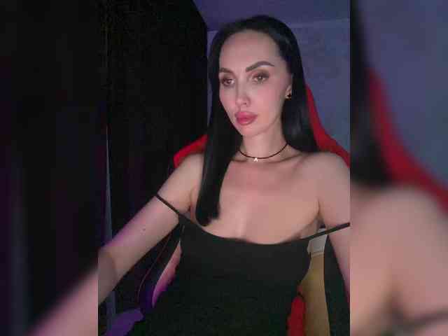 AnnaBlackFlame webcam