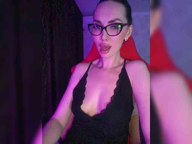 AnnaBlackFlame webcam