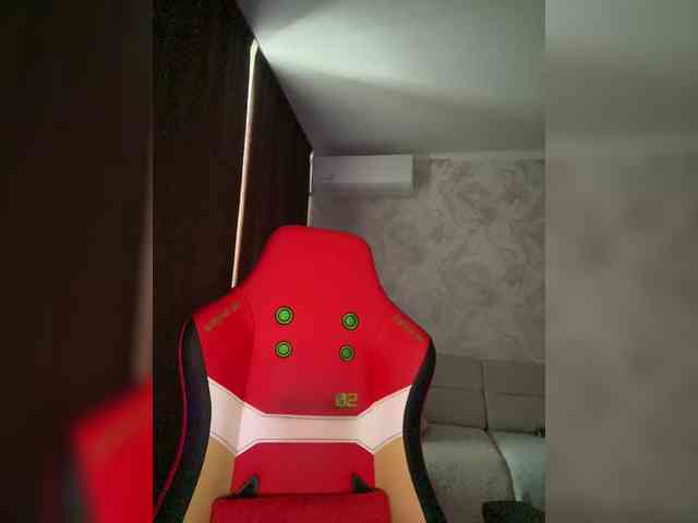 AnnaBlackFlame webcam