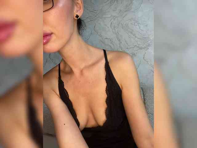 AnnaBlackFlame webcam