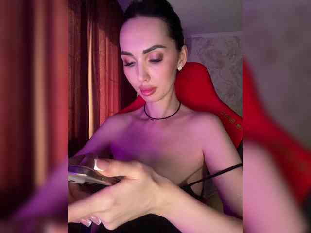 AnnaBlackFlame webcam