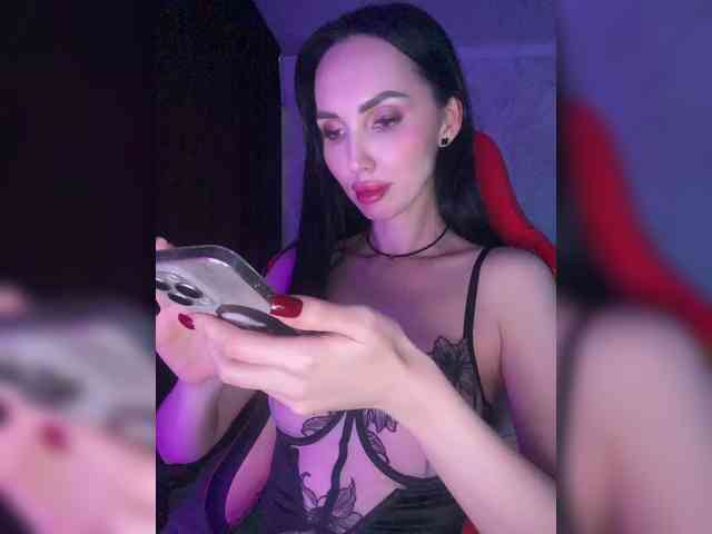 AnnaBlackFlame webcam