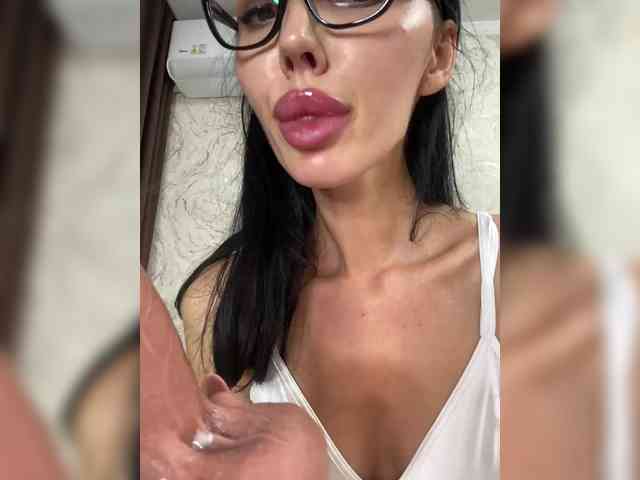 AnnaBlackFlame webcam