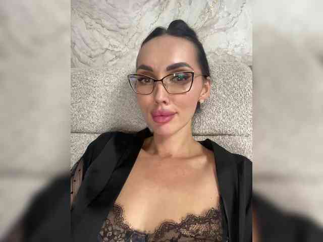 naked livechat LolaFox