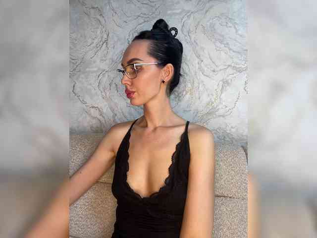AnnaBlackFlame webcam