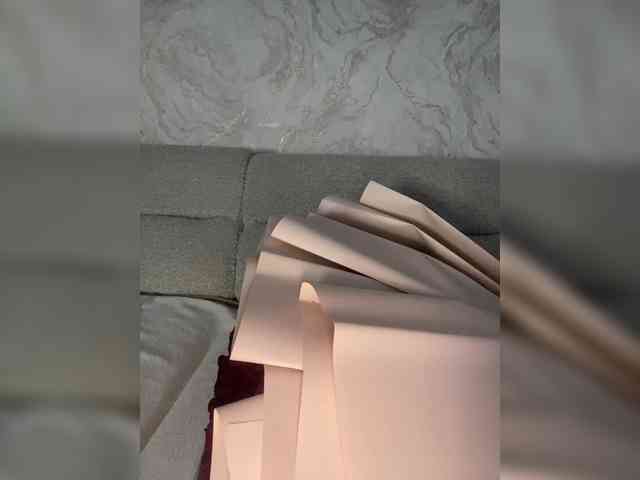 AnnaBlackFlame webcam