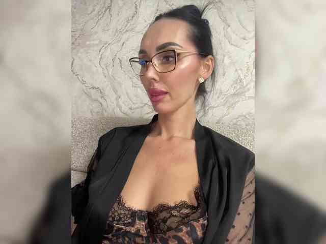 AnnaBlackFlame webcam