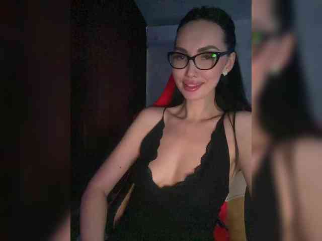 AnnaBlackFlame webcam