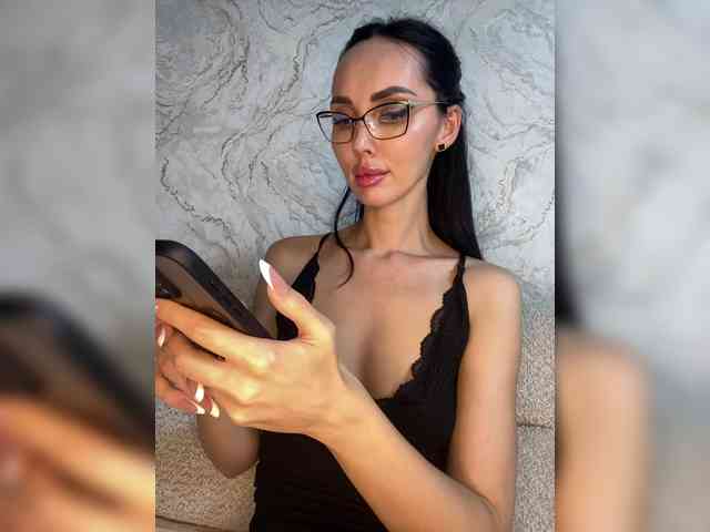AnnaBlackFlame webcam