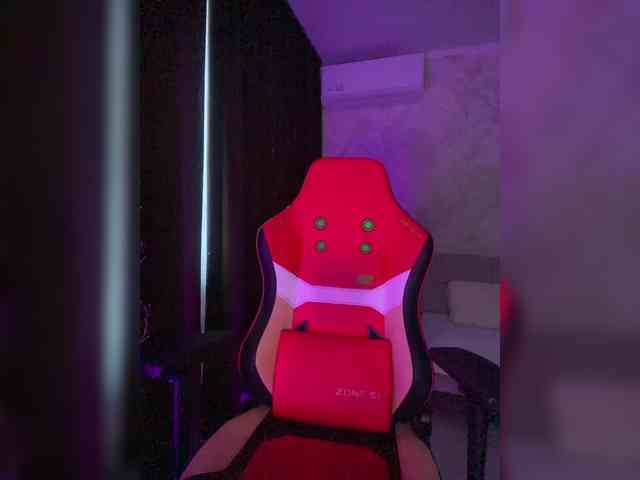 AnnaBlackFlame webcam