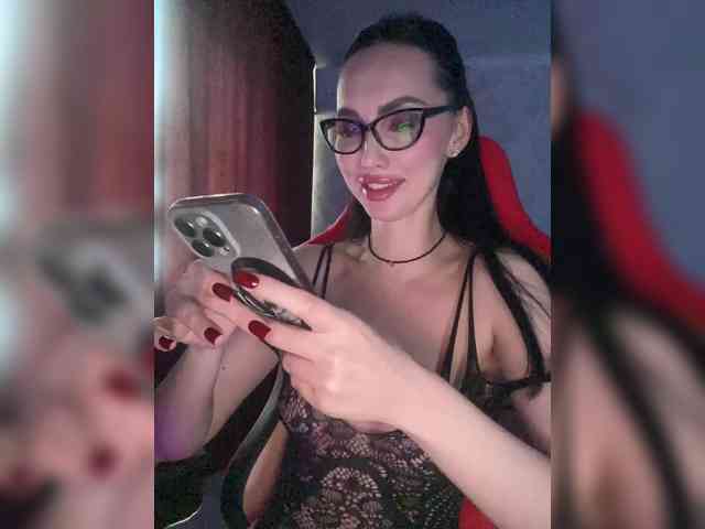 AnnaBlackFlame webcam