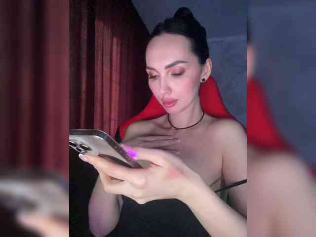 AnnaBlackFlame webcam