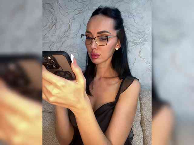 AnnaBlackFlame webcam