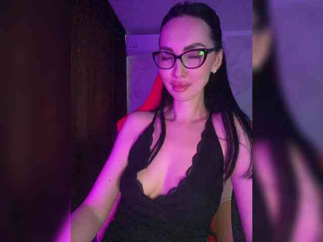 AnnaBlackFlame webcam