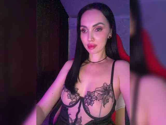 AnnaBlackFlame webcam