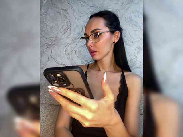 AnnaBlackFlame webcam