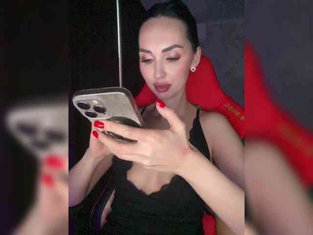 AnnaBlackFlame webcam