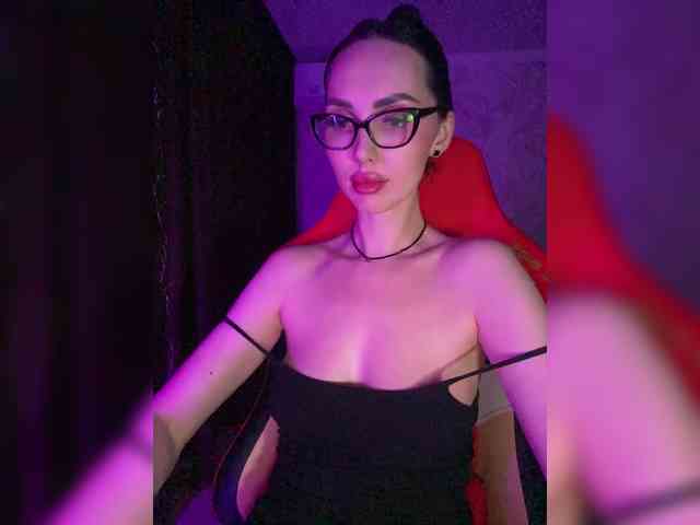 AnnaBlackFlame webcam