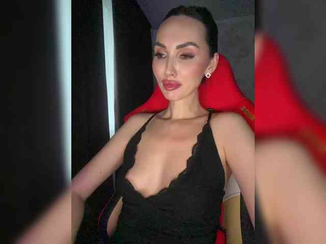 AnnaBlackFlame webcam