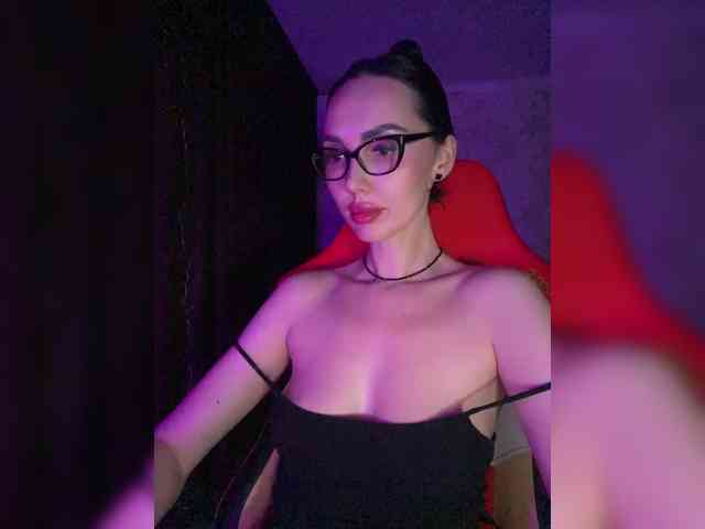 AnnaBlackFlame webcam