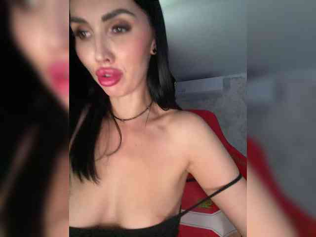 AnnaBlackFlame webcam