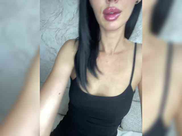 AnnaBlackFlame webcam