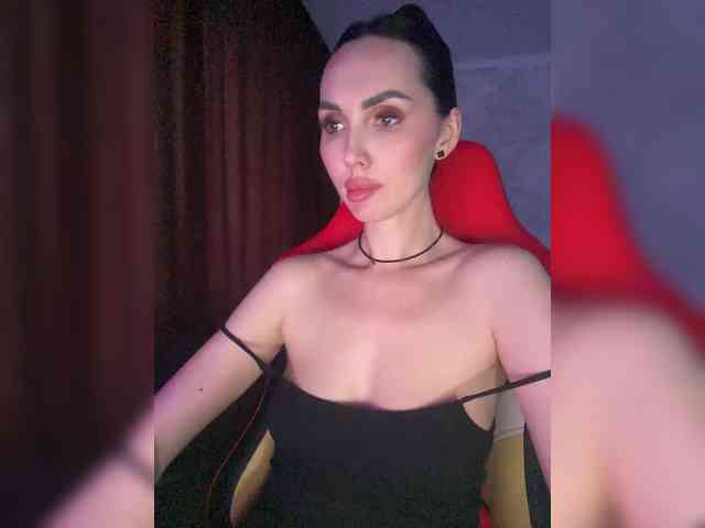 AnnaBlackFlame webcam