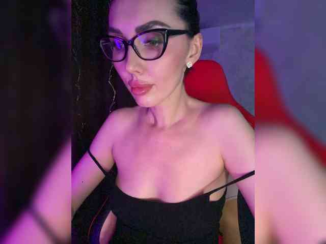 AnnaBlackFlame webcam