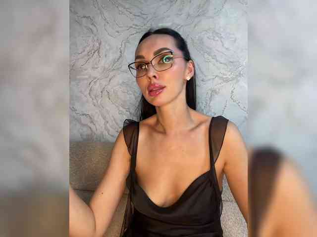 AnnaBlackFlame webcam