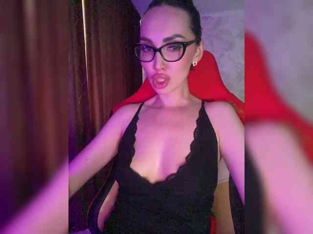 AnnaBlackFlame webcam