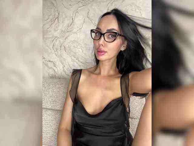 AnnaBlackFlame webcam