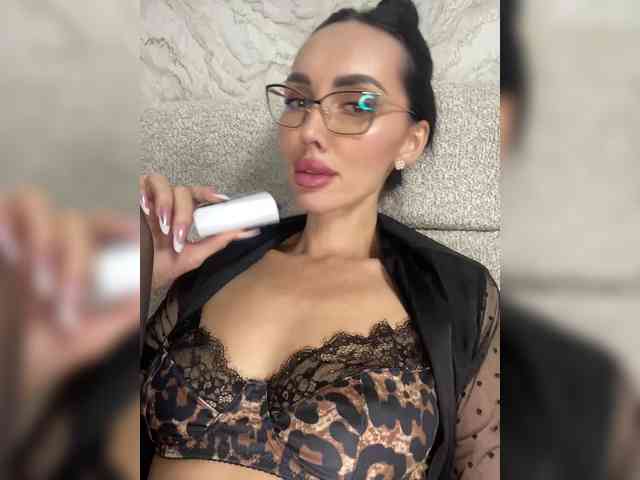 AnnaBlackFlame webcam