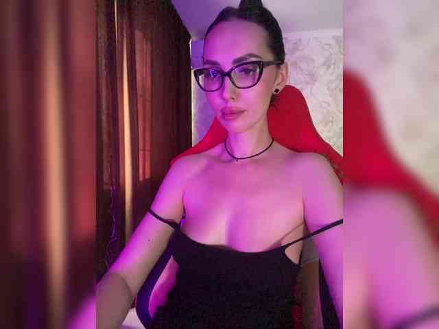 AnnaBlackFlame webcam