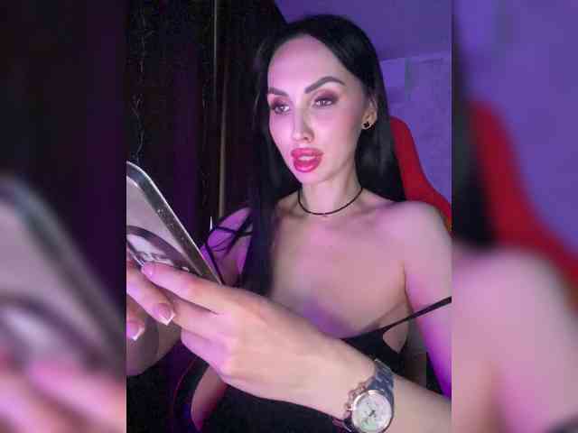 AnnaBlackFlame webcam