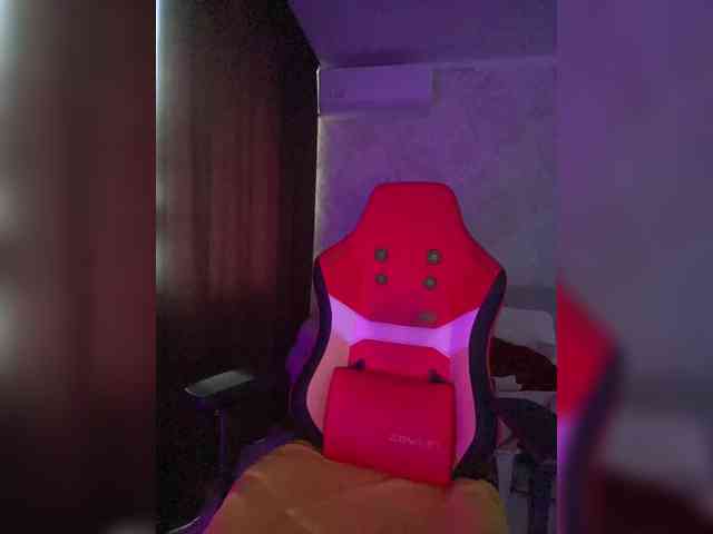 AnnaBlackFlame webcam