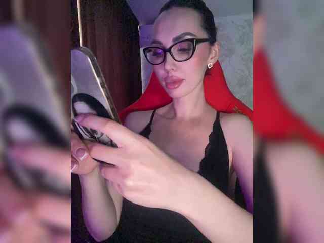 AnnaBlackFlame webcam