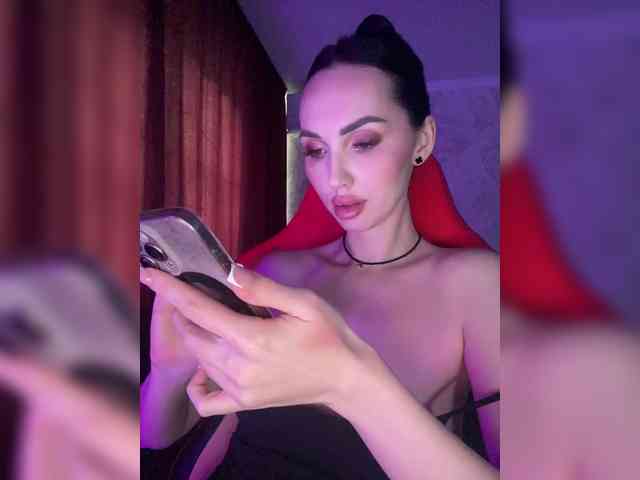 AnnaBlackFlame webcam