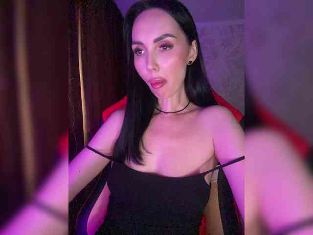 AnnaBlackFlame webcam