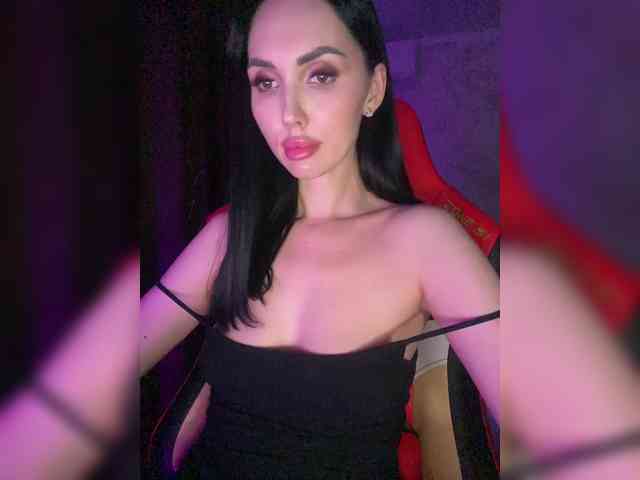 AnnaBlackFlame webcam