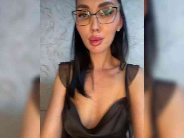 AnnaBlackFlame webcam