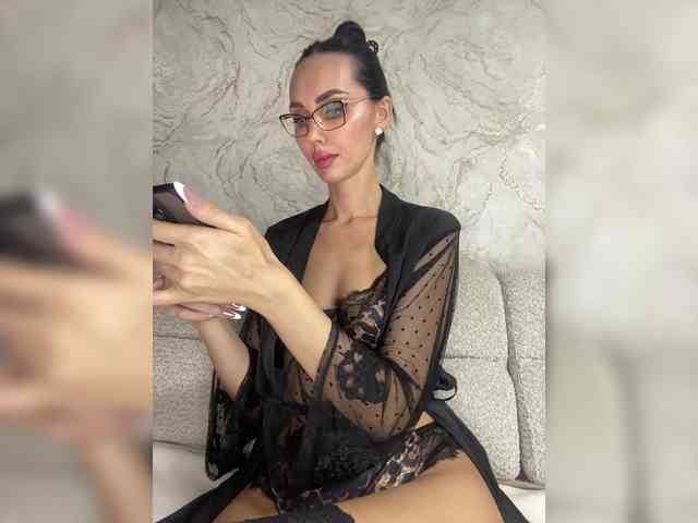 AnnaBlackFlame webcam