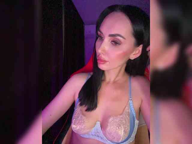 AnnaBlackFlame webcam