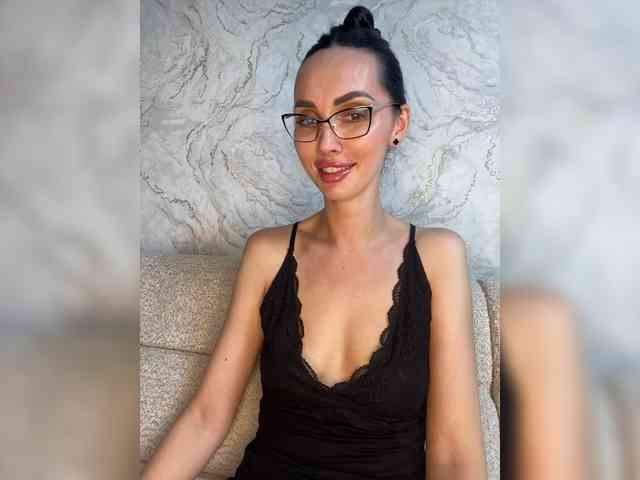 AnnaBlackFlame webcam