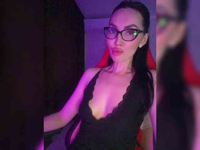 AnnaBlackFlame webcam