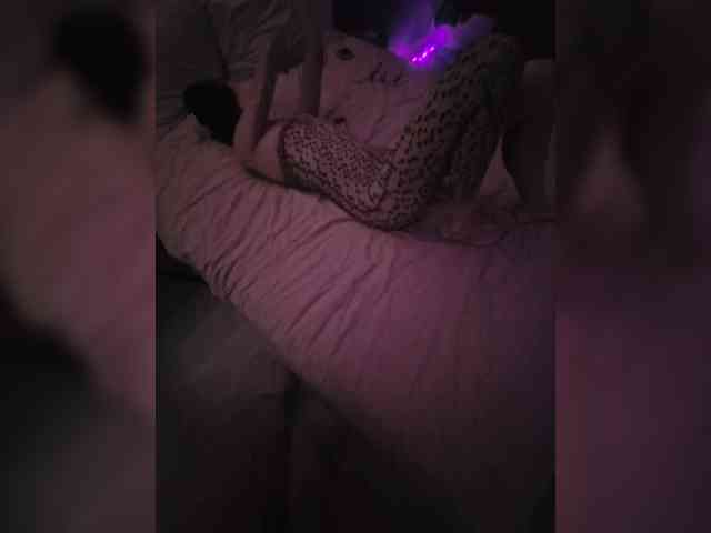LolaLee webcam