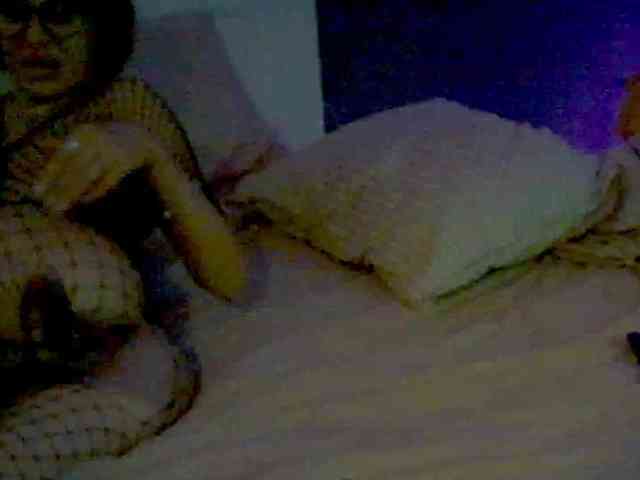 LolaLee webcam